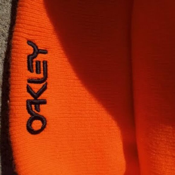 Oakley Beanie - Picture 6 of 8